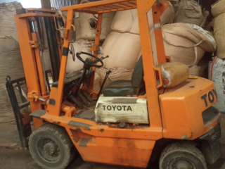 Chuyên thu mua phế liệu, xe nâng cũ thanh lý đã qua sử dụng.