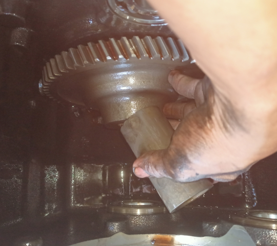 Đại tu sửa chữa hộp số tự động xe nâng.